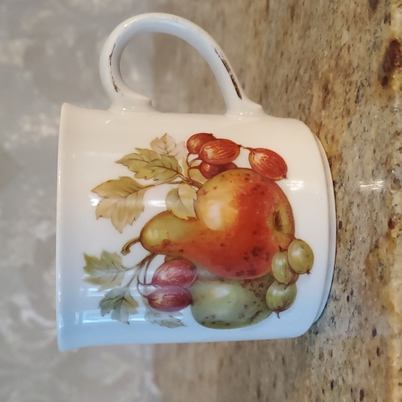 2/20$/ Vintage Winterling Western Germany peaches and cherries mug - Picture 2 of 4